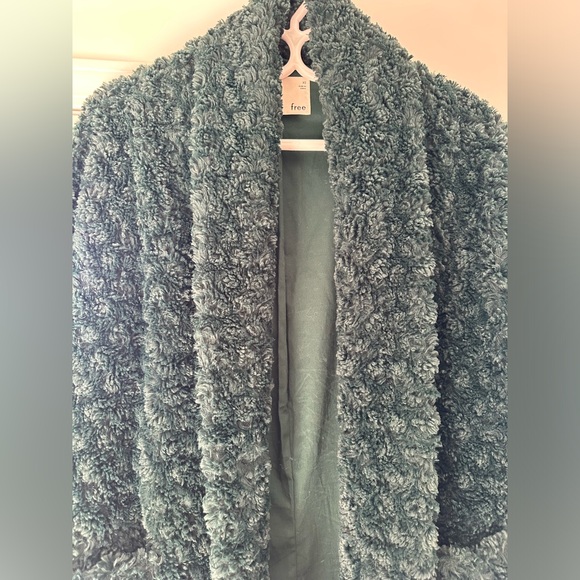 *like new* Wilfred fuzzy dark green jacket - Picture 6 of 9